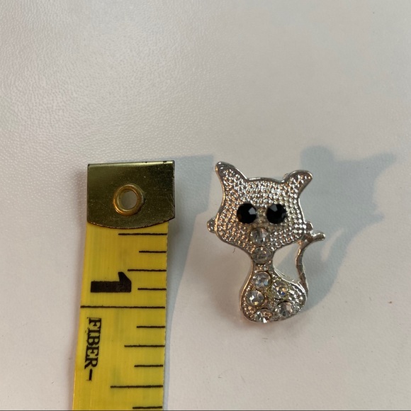 Silvertone Cat Earrings Clear Stones - Picture 2 of 2